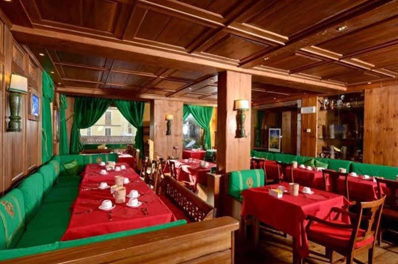 Hotel Punta Maquignaz بيريوِل تْشيرفينيا المظهر الخارجي الصورة